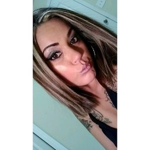 Meet your Posher, Desiree